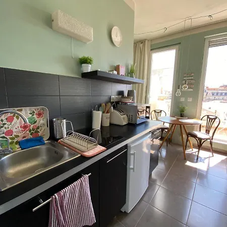 Les Terrasses, Charme Et Authenticite En Hyper Centre De Toulon, Ideal Pour Un Sejour Romantique Ou Escapade Urbaine Тулон