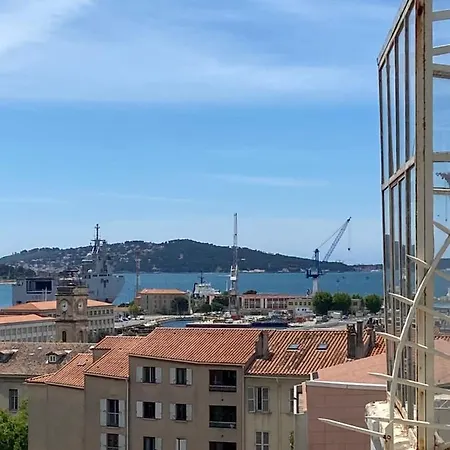 Les Terrasses, Charme Et Authenticite En Hyper Centre De Toulon, Ideal Pour Un Sejour Romantique Ou Escapade Urbaine Apartmán *