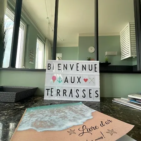 Les Terrasses, Charme Et Authenticite En Hyper Centre De Toulon, Ideal Pour Un Sejour Romantique Ou Escapade Urbaine