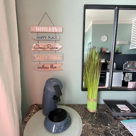 Les Terrasses, Charme Et Authenticite En Hyper Centre De Toulon, Ideal Pour Un Sejour Romantique Ou Escapade Urbaine *