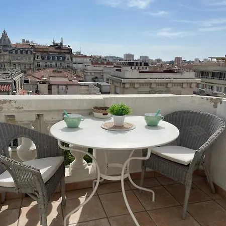 Les Terrasses, Charme Et Authenticite En Hyper Centre De Toulon, Ideal Pour Un Sejour Romantique Ou Escapade Urbaine