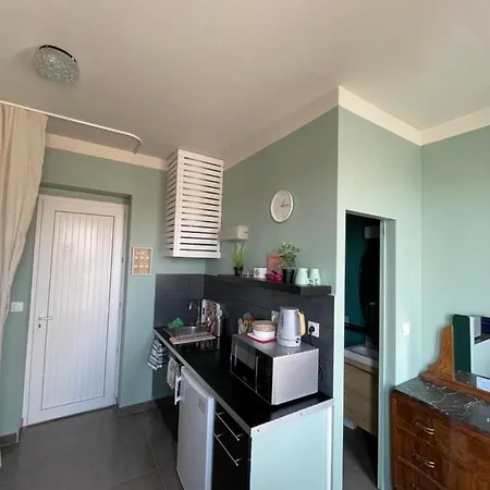 Les Terrasses, Charme Et Authenticite En Hyper Centre De Toulon, Ideal Pour Un Sejour Romantique Ou Escapade Urbaine Тулон