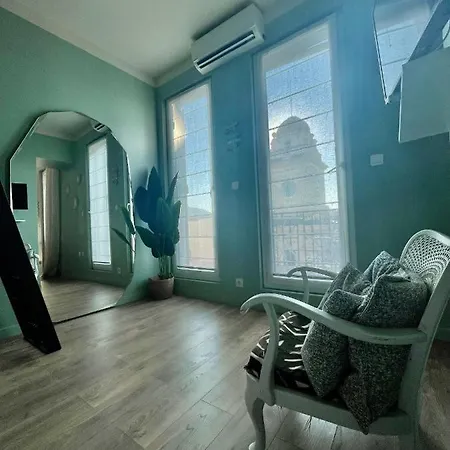 Les Terrasses, Charme Et Authenticite En Hyper Centre De Toulon, Ideal Pour Un Sejour Romantique Ou Escapade Urbaine Apartmán *