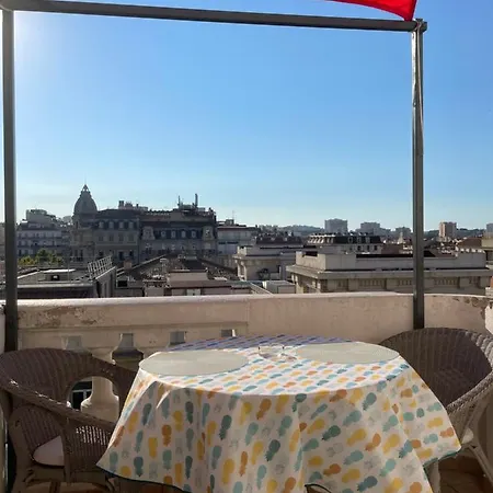 Les Terrasses, Charme Et Authenticite En Hyper Centre De Toulon, Ideal Pour Un Sejour Romantique Ou Escapade Urbaine Тулон