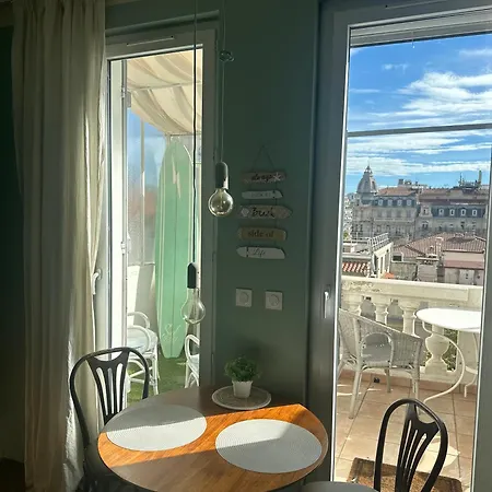 Les Terrasses, Charme Et Authenticite En Hyper Centre De Toulon, Ideal Pour Un Sejour Romantique Ou Escapade Urbaine Апартаменты Тулон