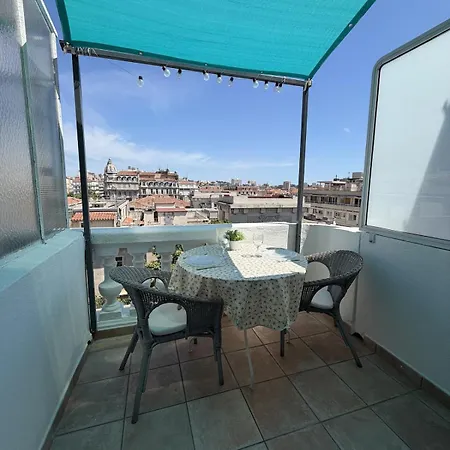 Les Terrasses, Charme Et Authenticite En Hyper Centre De Toulon, Ideal Pour Un Sejour Romantique Ou Escapade Urbaine