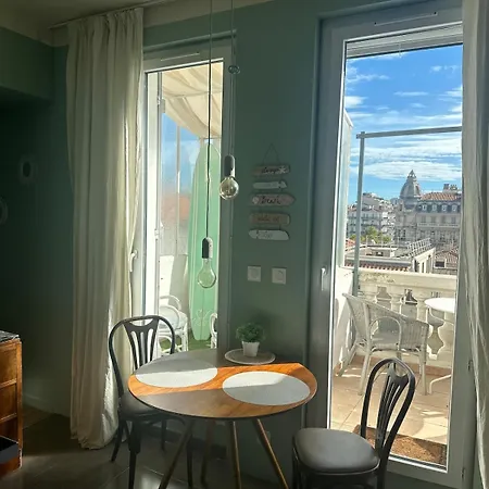 Апартаменты Les Terrasses, Charme Et Authenticite En Hyper Centre De Toulon, Ideal Pour Un Sejour Romantique Ou Escapade Urbaine *