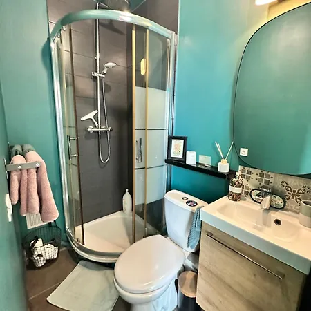 Les Terrasses, Charme Et Authenticite En Hyper Centre De Toulon, Ideal Pour Un Sejour Romantique Ou Escapade Urbaine *