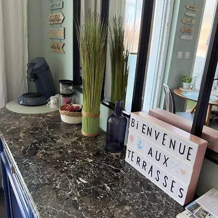 Les Terrasses, Charme Et Authenticite En Hyper Centre De Toulon, Ideal Pour Un Sejour Romantique Ou Escapade Urbaine Apartment *