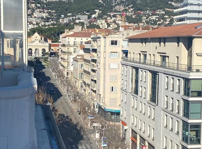 Les Terrasses, Charme Et Authenticité En Hyper Centre De Toulon, Idéal Pour Un Romantique Ou Escapade Urbaine Toulon