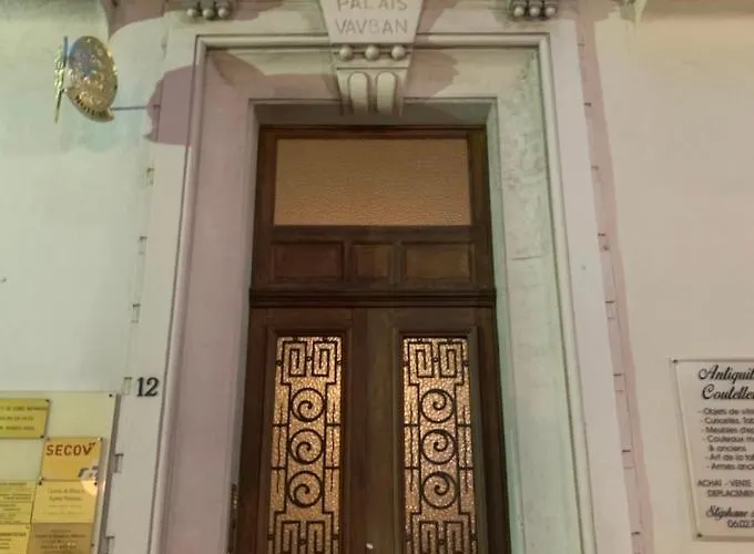 Appartement Les Terrasses, Charme Et Authenticité En Hyper Centre De Toulon, Idéal Pour Un Romantique Ou Escapade Urbaine