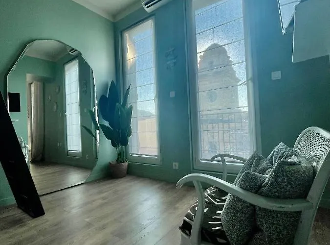 Les Terrasses, Charme Et Authenticité En Hyper Centre De Toulon, Idéal Pour Un Romantique Ou Escapade Urbaine Appartement *