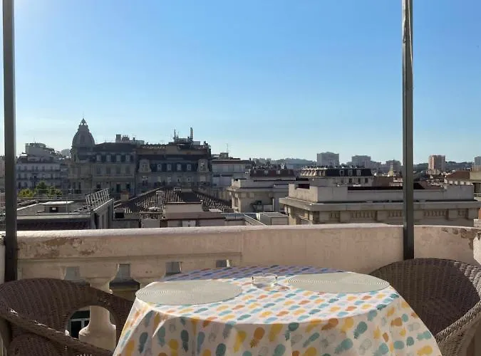 Les Terrasses, Charme Et Authenticité En Hyper Centre De Toulon, Idéal Pour Un Romantique Ou Escapade Urbaine Toulon